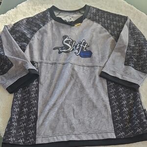Shi by JOURNEYS Long Sleeve Graphic Tee - Black and Gray